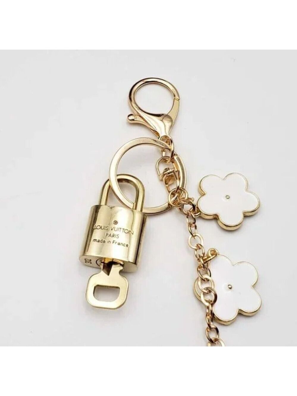 LV Gold Padlock Authentic 🔑 Luxury Bag Charm w/ Unbranded Flower Keychain - Picture 4 of 6